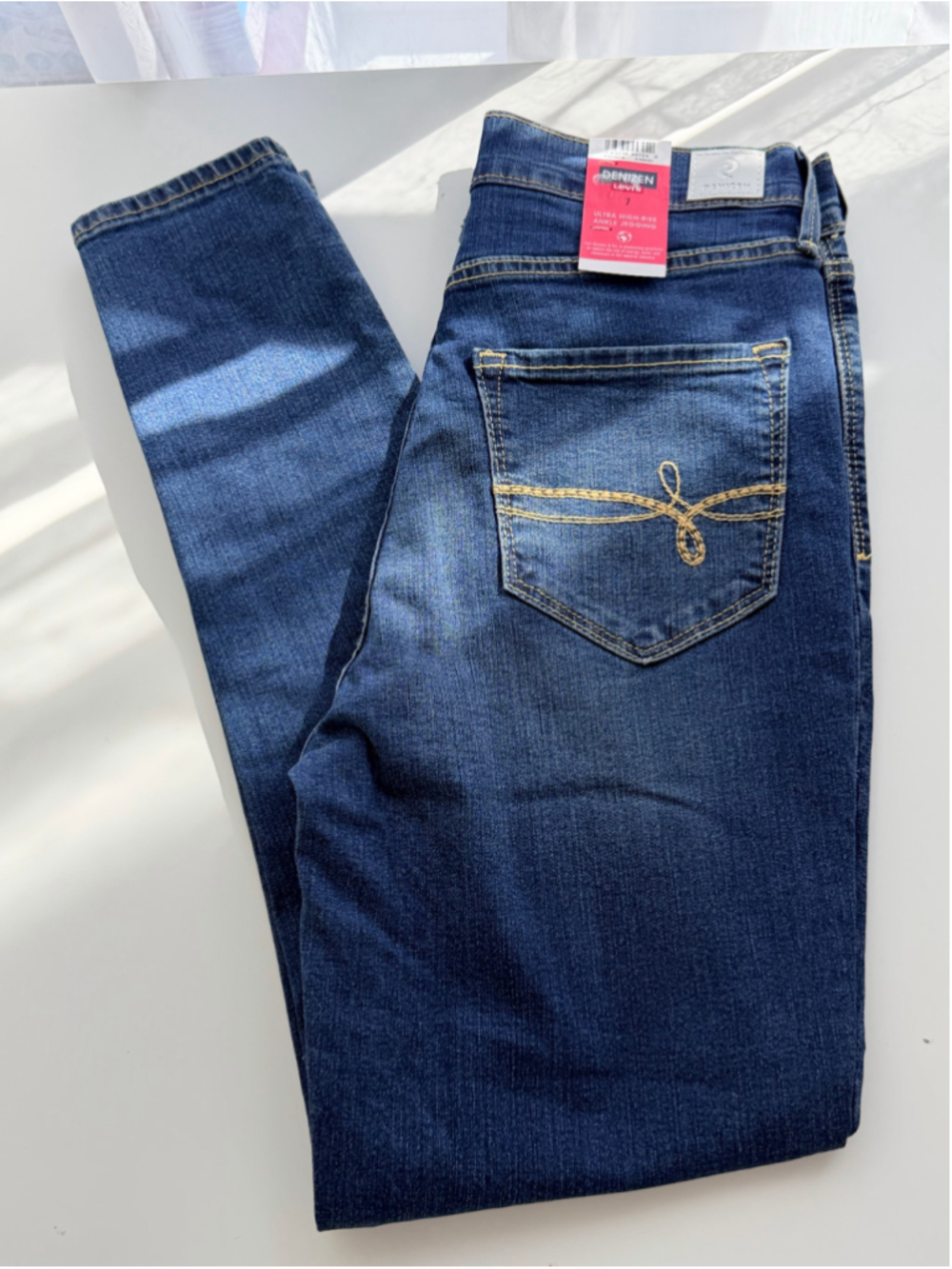 NWT Denizen From Levi’s Ultra High-Rise Ankle Jegging Jeans Size 7 W28